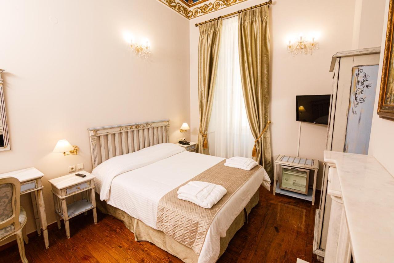 פאטרה Palaiologos Luxury City Hotel מראה חיצוני תמונה