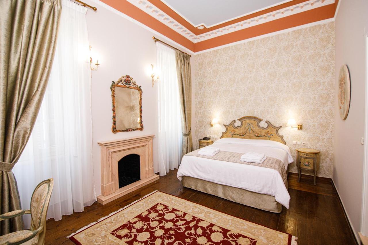 פאטרה Palaiologos Luxury City Hotel מראה חיצוני תמונה