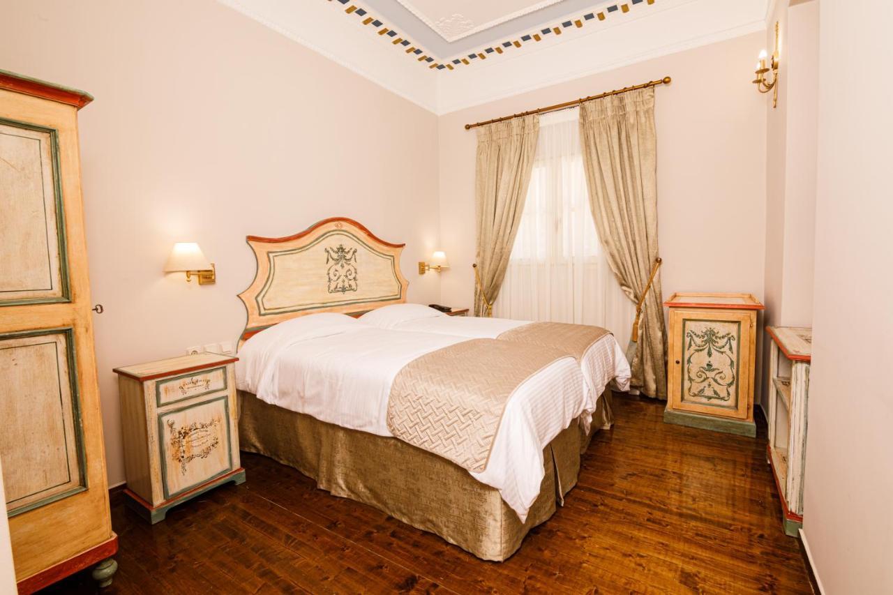 פאטרה Palaiologos Luxury City Hotel מראה חיצוני תמונה