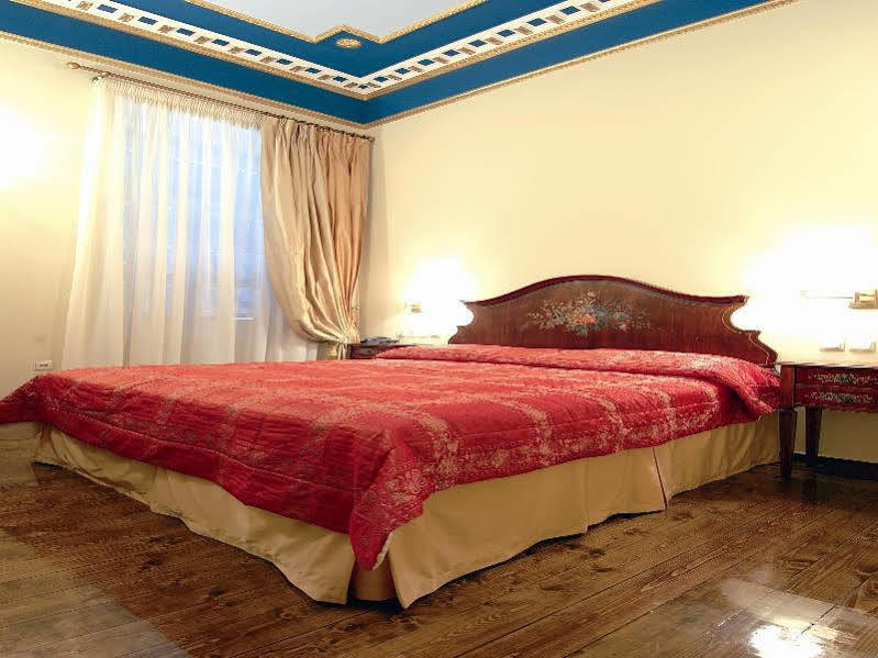 פאטרה Palaiologos Luxury City Hotel מראה חיצוני תמונה